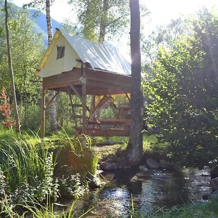 Maison Avec Terrasse Pour 6 Personnes - - Api-1-52-1603